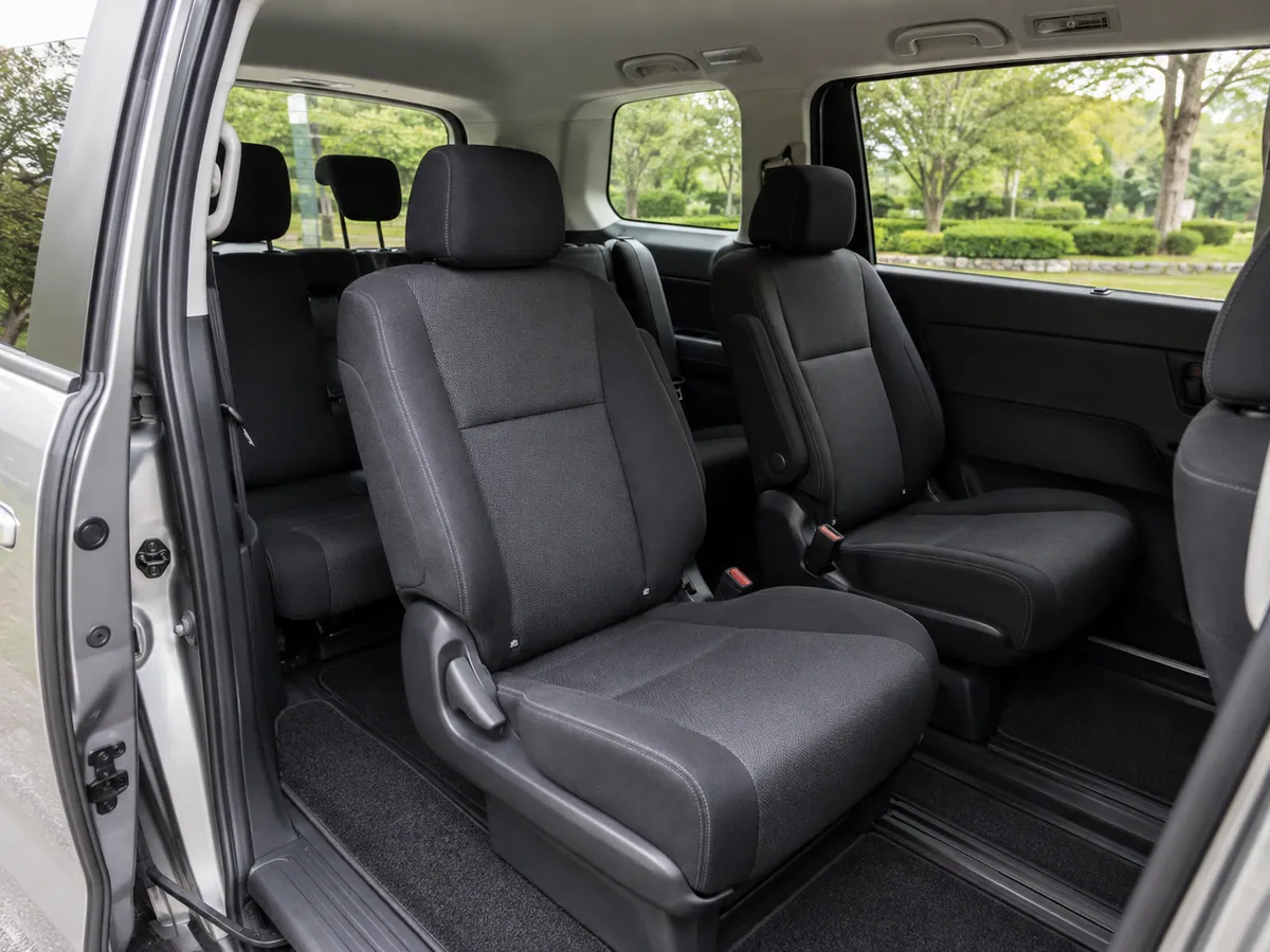 Kia Carnival 2024 · 뒷좌석